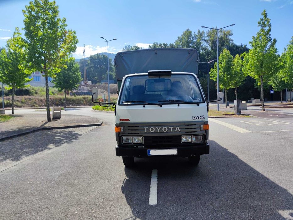 Carrinha DYNA 250 (transporte de animais)