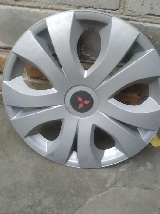 Предлагаю колесный колпак