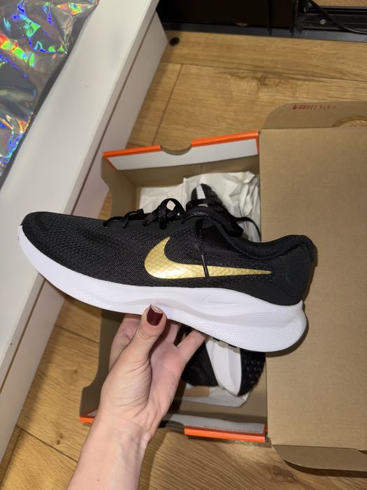 Кросівки nike revolution 7