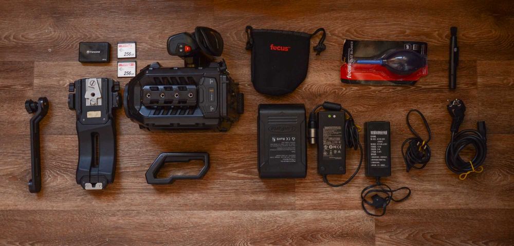 BLACKMAGIC URSA MINI 4.6K EF, +2 карти 256g, плечовий упор, + сумка ...