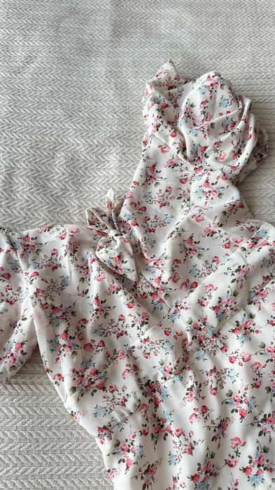 Красива сукня дуже легка та ніжна