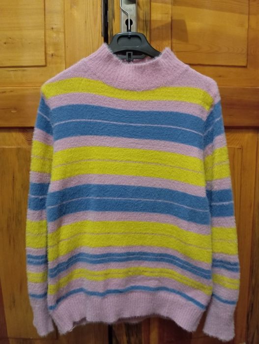 Теплий жіночій светр