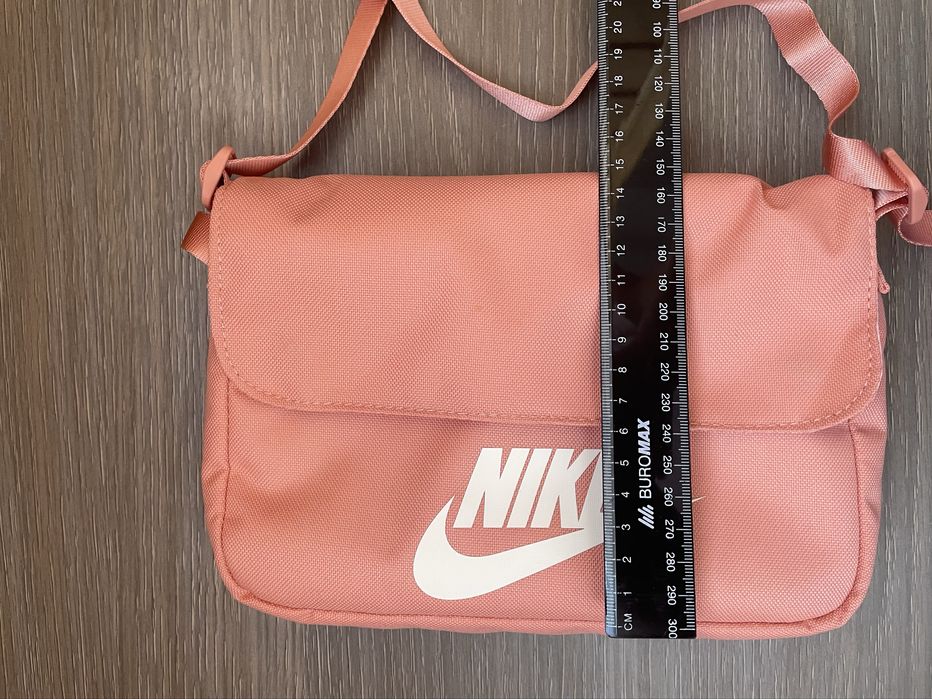 Сумка жіноча рожева через плече Nike