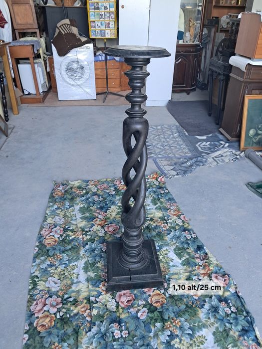 Coluna em madeira pau preto