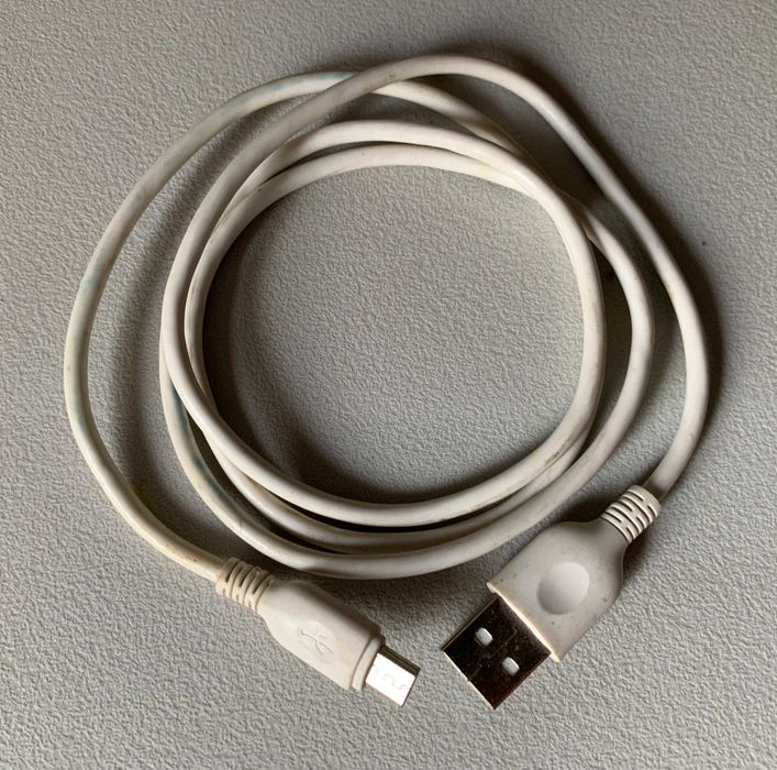 Cabo USB - microUSB