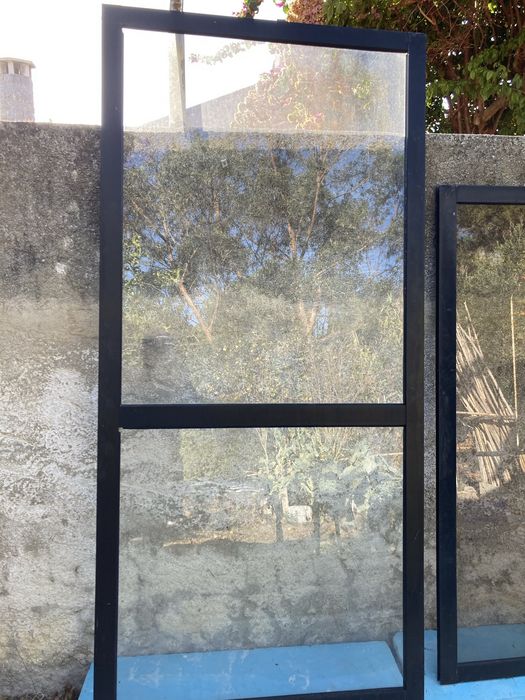 Janelas aluminio castanho