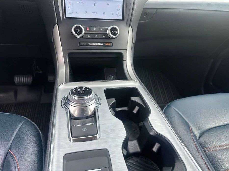 Ford Edge Titanium      2022
