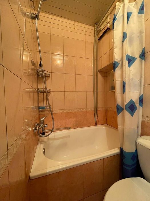 Продаж 2х кімнатної квартири біля парку Зелений Гай