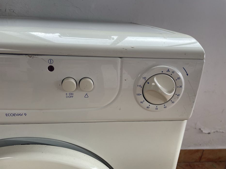 Máquina de secar roupa