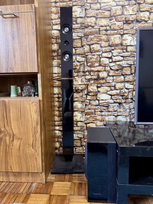 Samsung surround 5.1 , 4 colunas uma barra som e subwoofer