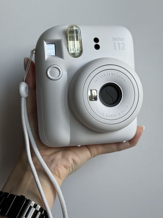 Фотоапарат Instax mini 12