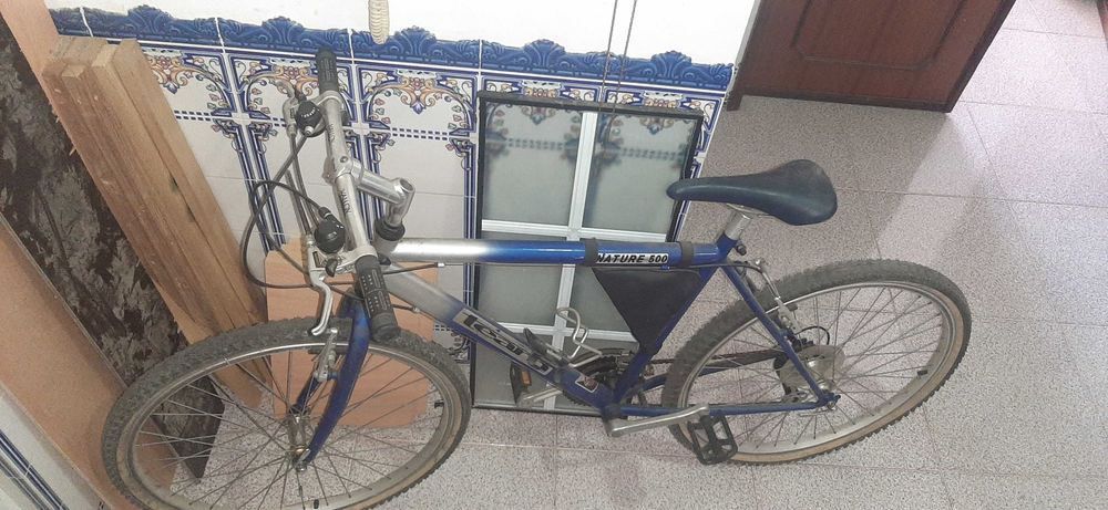 Bocicleta roda 26, com 21 velocidades