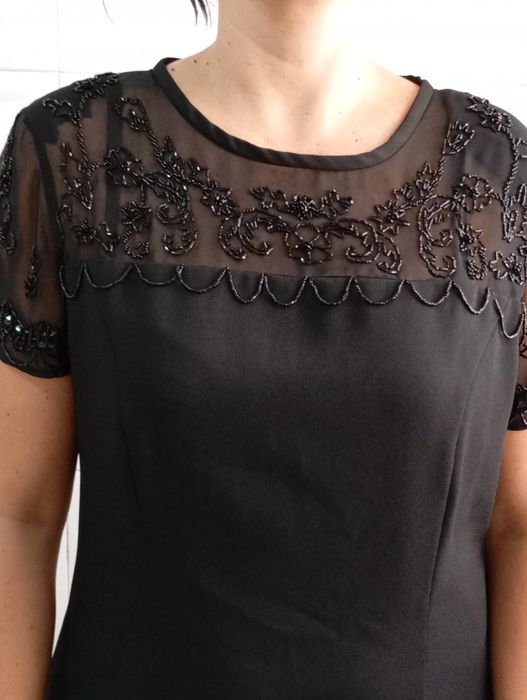 Vestido formal e classico cheio de pormenores lindissimos
