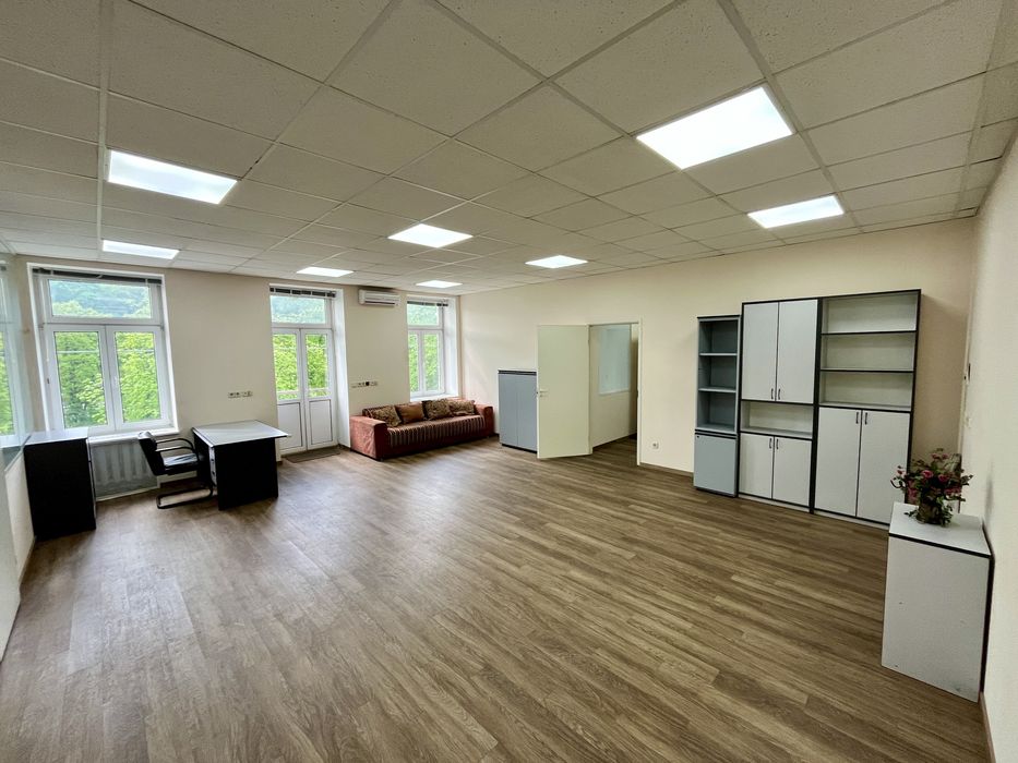 Офіс / Без комісії / 128 м2 / Парк Шевченка / Метро 5 хв. / Фасад