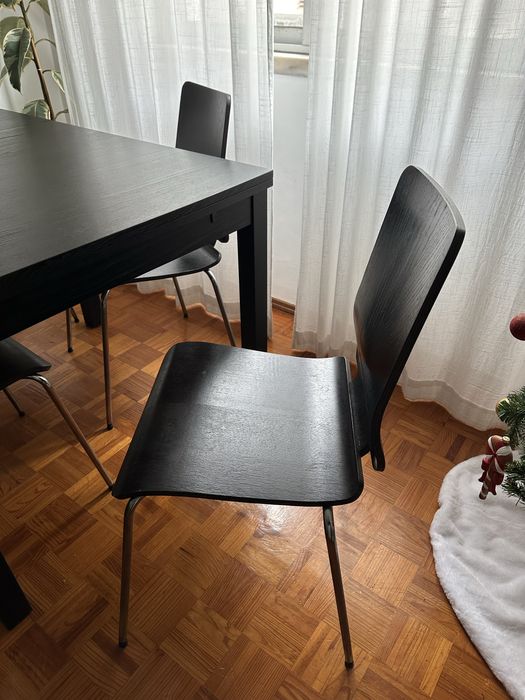 Mesa de jantar preta Extensivel + 4 cadeiras