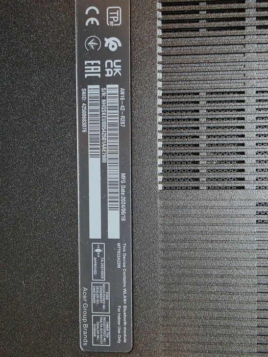 Acer nitro an16-42-r287  Ryzen7 8845HS  rtx4060