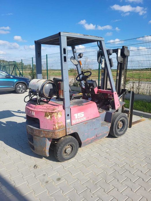 sprzedam wózek widłowy nissan