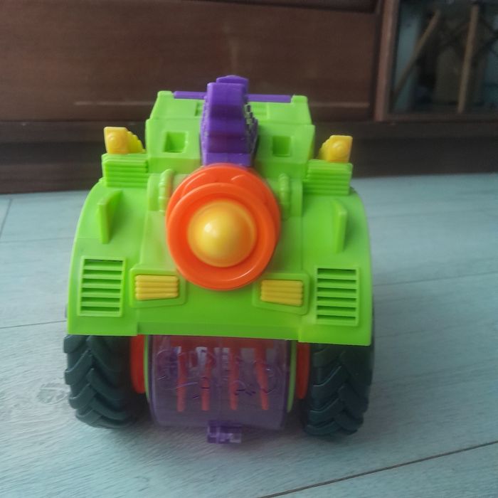 Hero Truck Monster Roller z serii SuperThings Super Zings