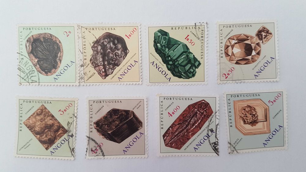 25 Selos Escudos Minerais e Outros de Angola