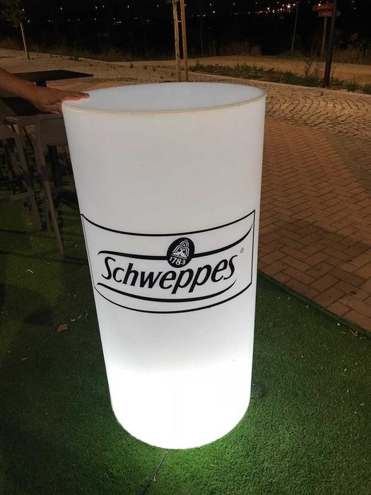 Mesas com iluminação