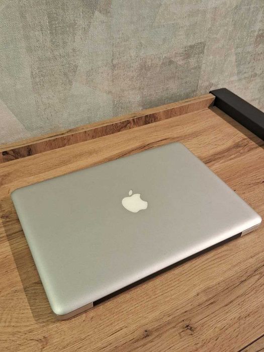 MacBook 5.1 13' Aluminum (Late 2008), Core 2 Duo, 4 ГБ