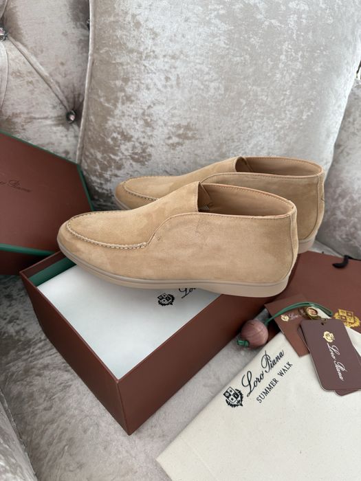 Замшеві жіночі високі лофери бежеві, сірі з кантом