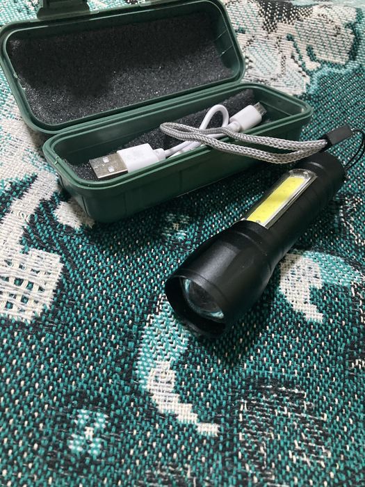 Продам чудовий карманний ліхтарик