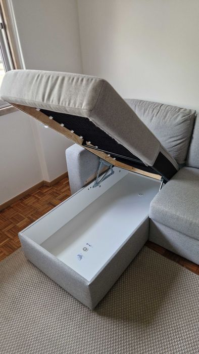 Sofá-cama IKEA FRIHETEN com chaise longue e arrumação - cinzento claro