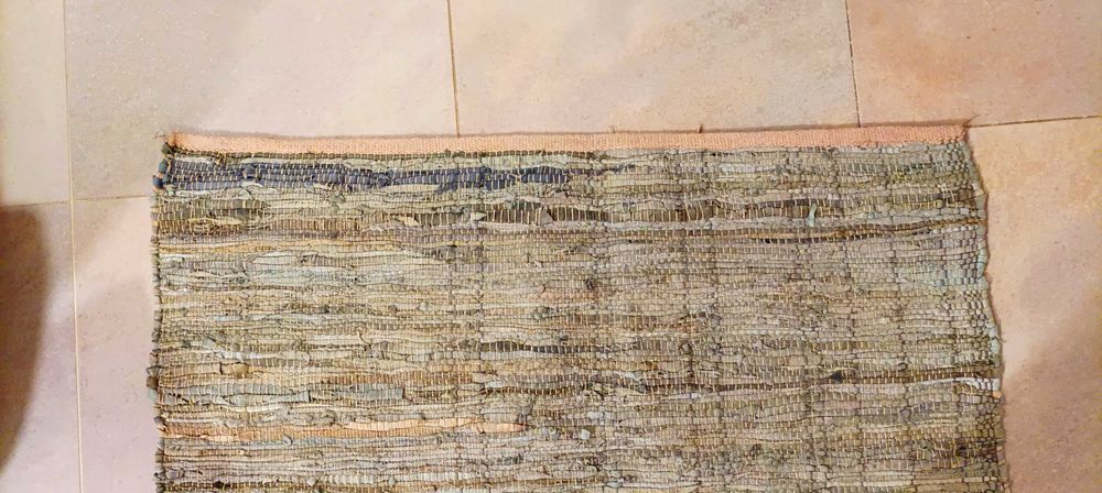 Tapete castanho em pele/ algodão da Área