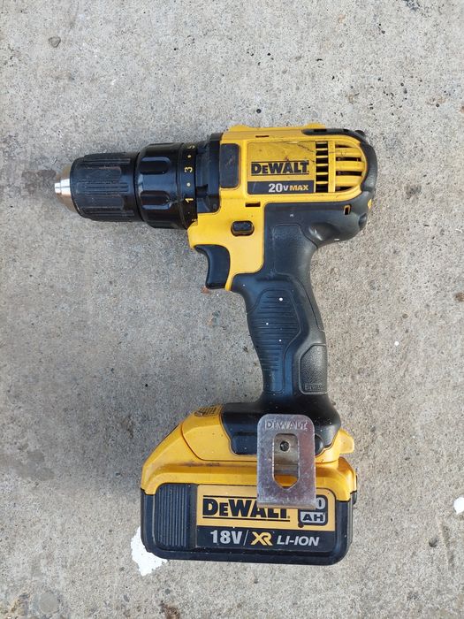 Шруповерт Dewalt