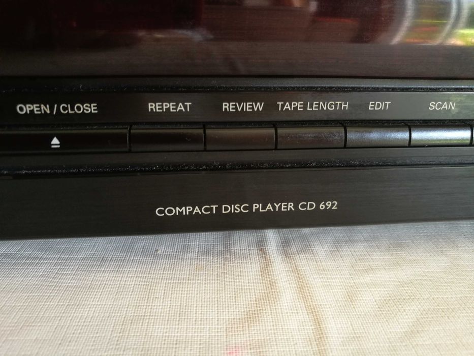 Philips - CD player -692  com comando