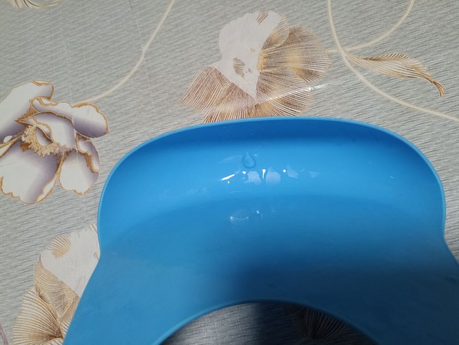 Продам слюнявчик авент