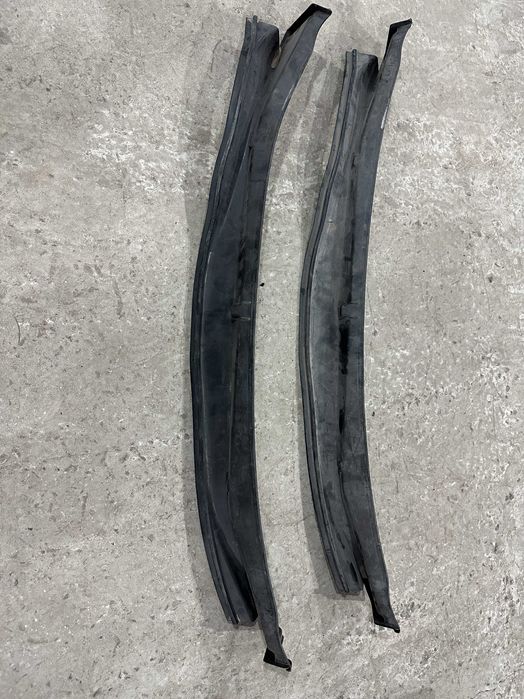 Накладка под лобовое стекло  Жабо Opel Astra F  90381738