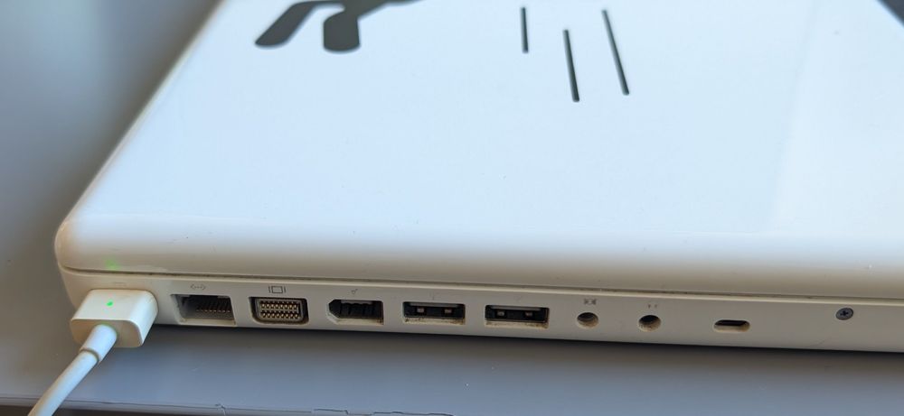 Apple MacBook Portable Core 2 Duo 13''64409573835137123