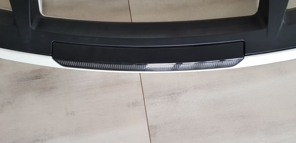 Spoiler/LOTKA Toyota Chr Nowy Biała perła