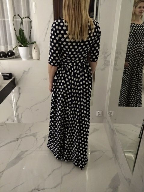 Elegancka sukienka w groszki