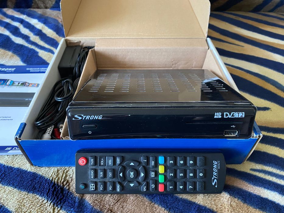 Цифровий ефірний ресивер DVB-T2 Strong STR 8502