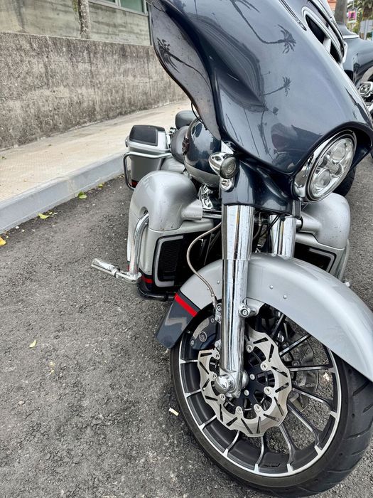 Harley-Davidson FLHXS STREET GLIDE CVO