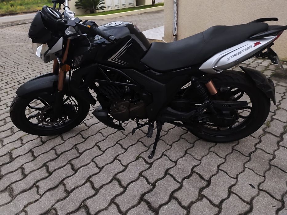 Moto UM XTREET 125