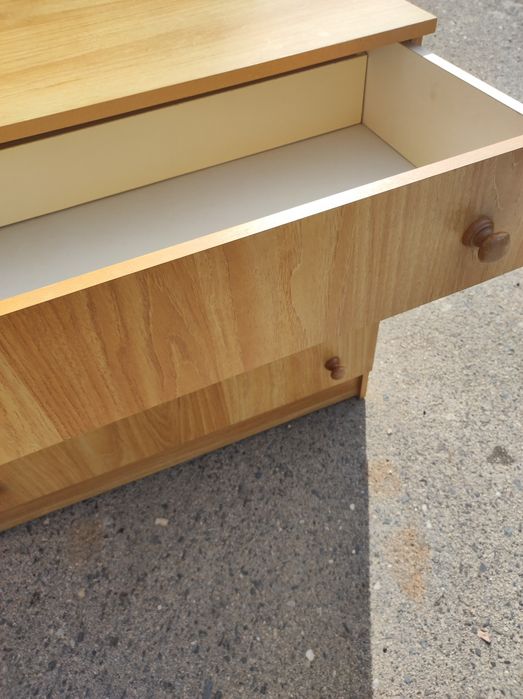 Conjunto cama + 2 mesas cabeceira + cómoda + espelho + secretária