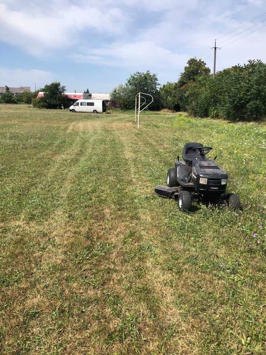 Трактор для  косіння трави