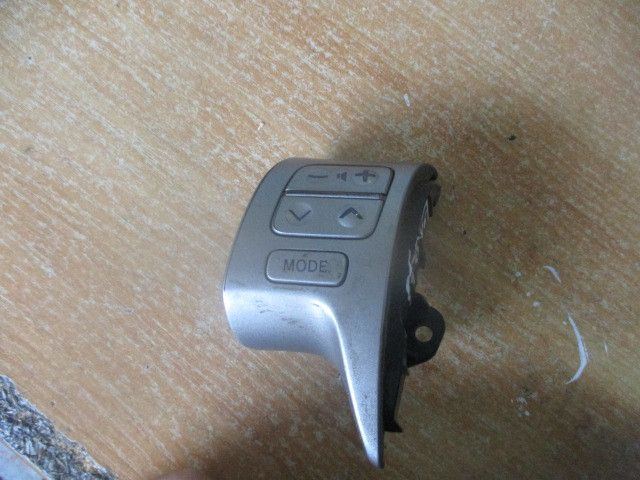 Comando / botão / interruptor multifunções TOYOTA Auris Hatchback (_E1
