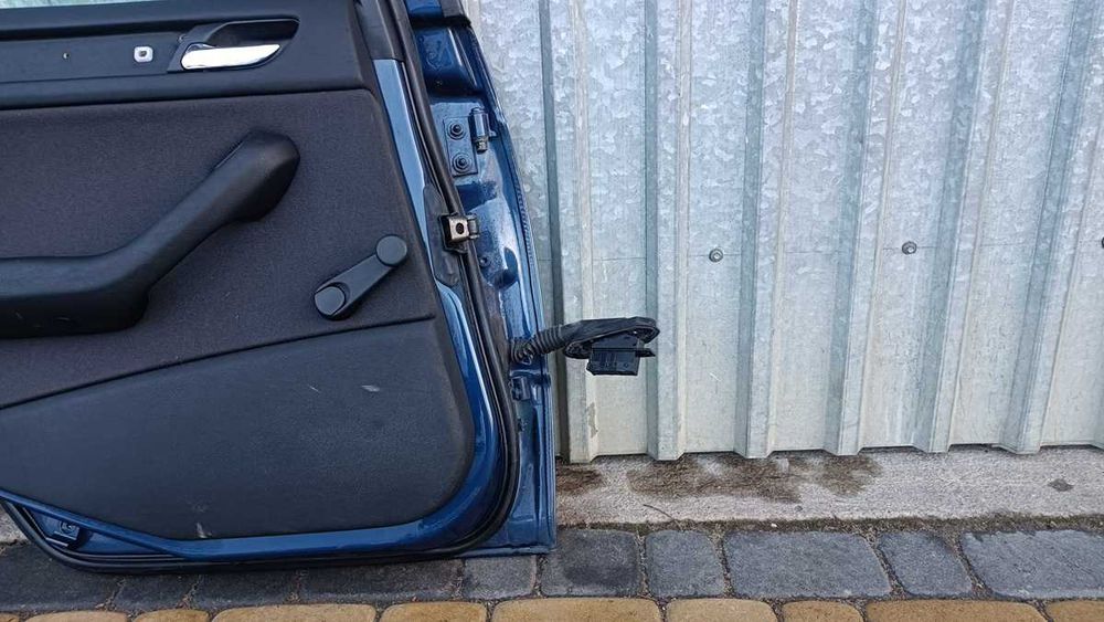 Kompletne drzwi lewe tylne BMW E46 sedan kolor TOPASBLAU 364/5