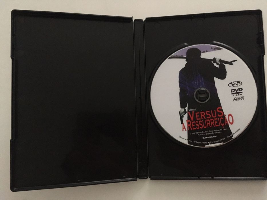 Versus a Ressurreição - DVD 9Gb - Edição Nacional Legendas PT (Portes CTT GRÁTIS)