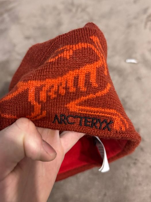 шапка arcteryx.