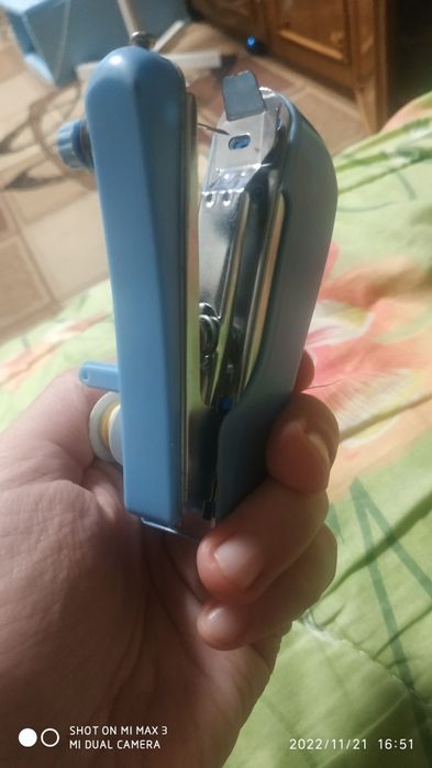 Ручна міні швейна машинка для шиття