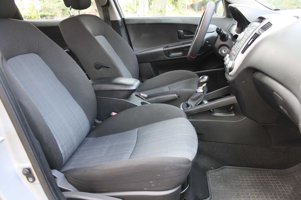 kia ceed 1.4 benz,hatchback, 2011r