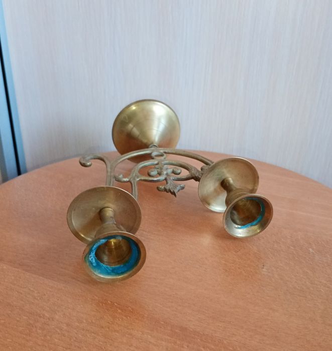 Dwuramienny świecznik 16,5 cm.