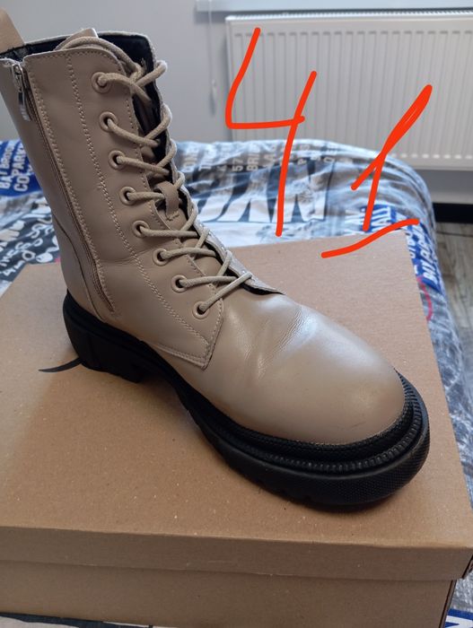 Продам бу взуття в дуже хорошому стані,розмір 41