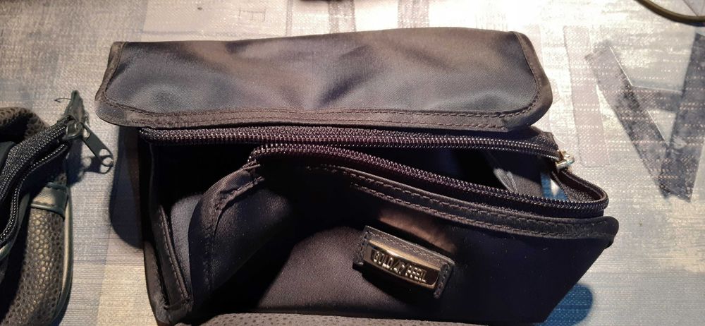 4 kosmetyczki małe stan jak nowe